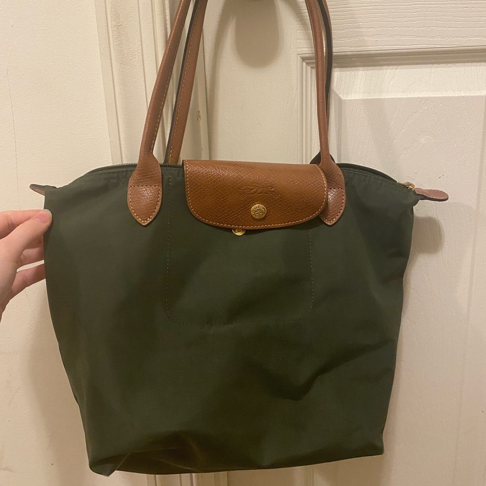 Excellent used cond. medium Longchamp Le Pilage